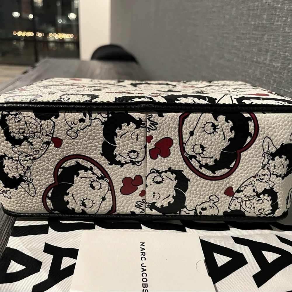 NWT MARC JACOBS x Betty Boop The Large Box Top Handle Crossbody Bag Black White - Picture 11 of 11